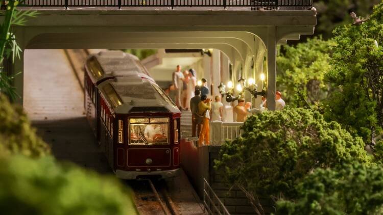 Peak tram miniature