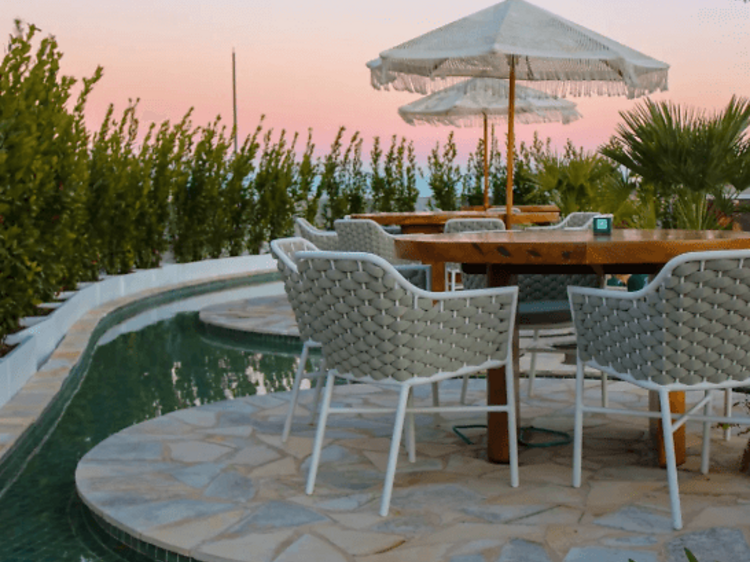 Los mejores restaurantes cerca de lagos, fuentes, piscinas y ríos en Madrid