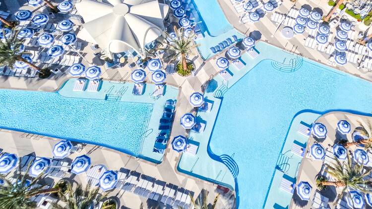 Oasis Pool and LIV Beach