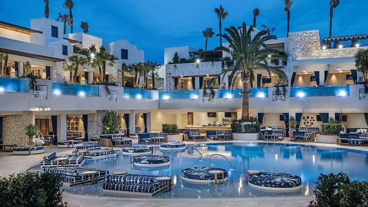 Palms Pool