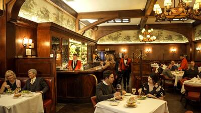 20 Famous Los Angeles Restaurants Actually Worth Trying