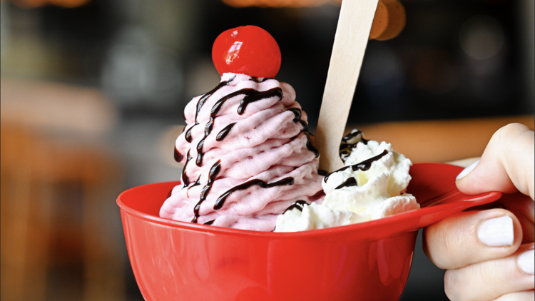 "Sweet Caroline" Sundae at Far Out Ice Cream