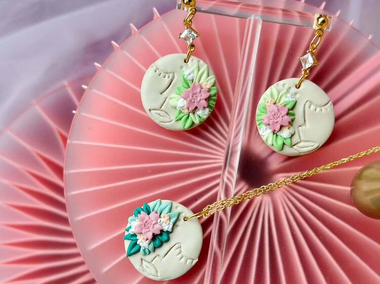 Try a jewellery-making class