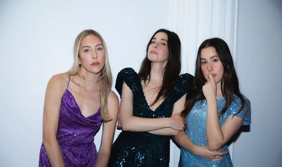 HAIM press shot, I Quit Arena Tour