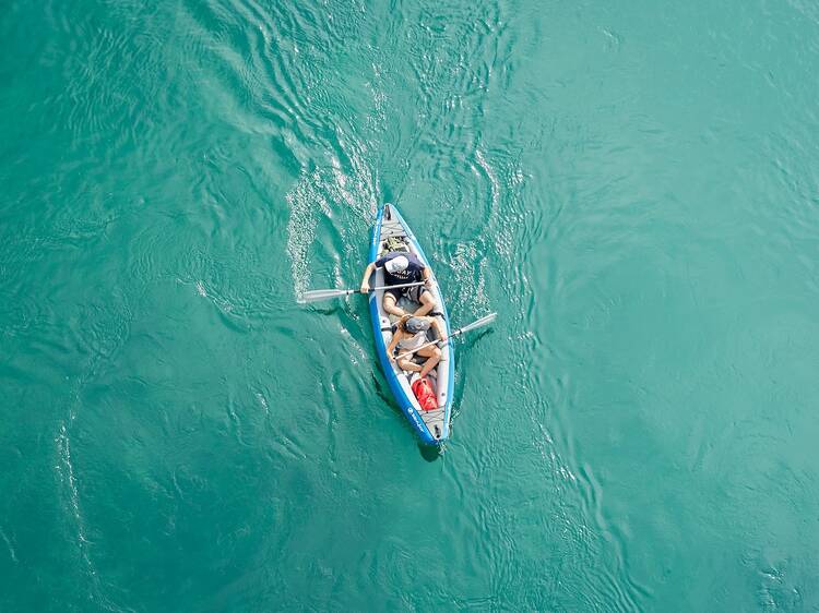 Get your adrenaline pumping with watersports on the Rhône or Arve rivers