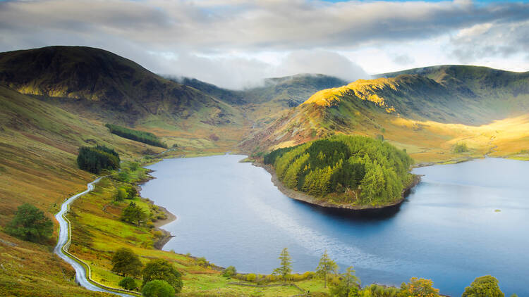 Andar a pé pela longa costa inglesa Andar a pé pela longa costa inglesa