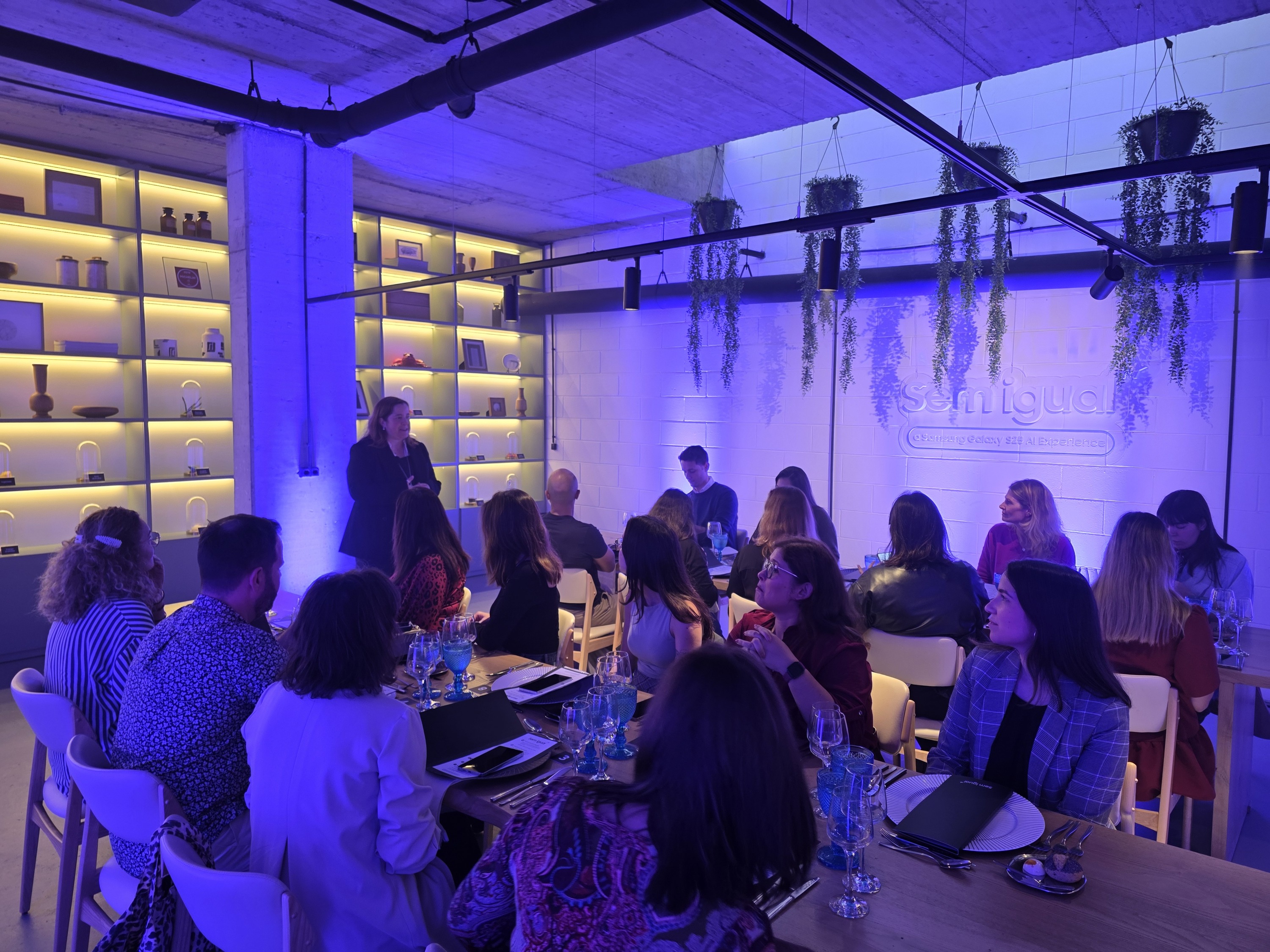 Neste restaurante temporário, comemos o que a Inteligência Artificial nos dá (e sem pagar)