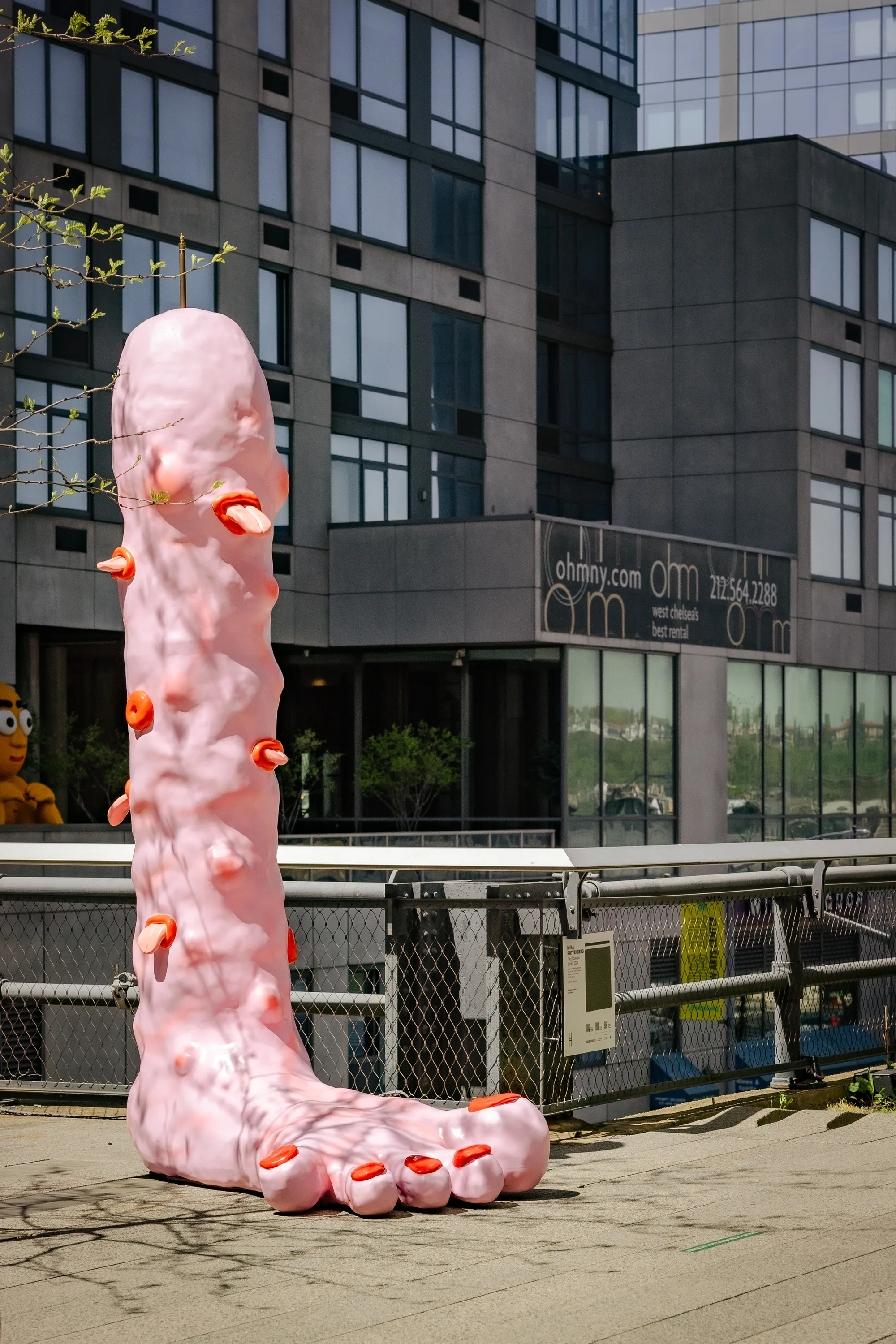 Foot Fountain (pink) on the High Line is a giant pink leg and foot with a fountain on top