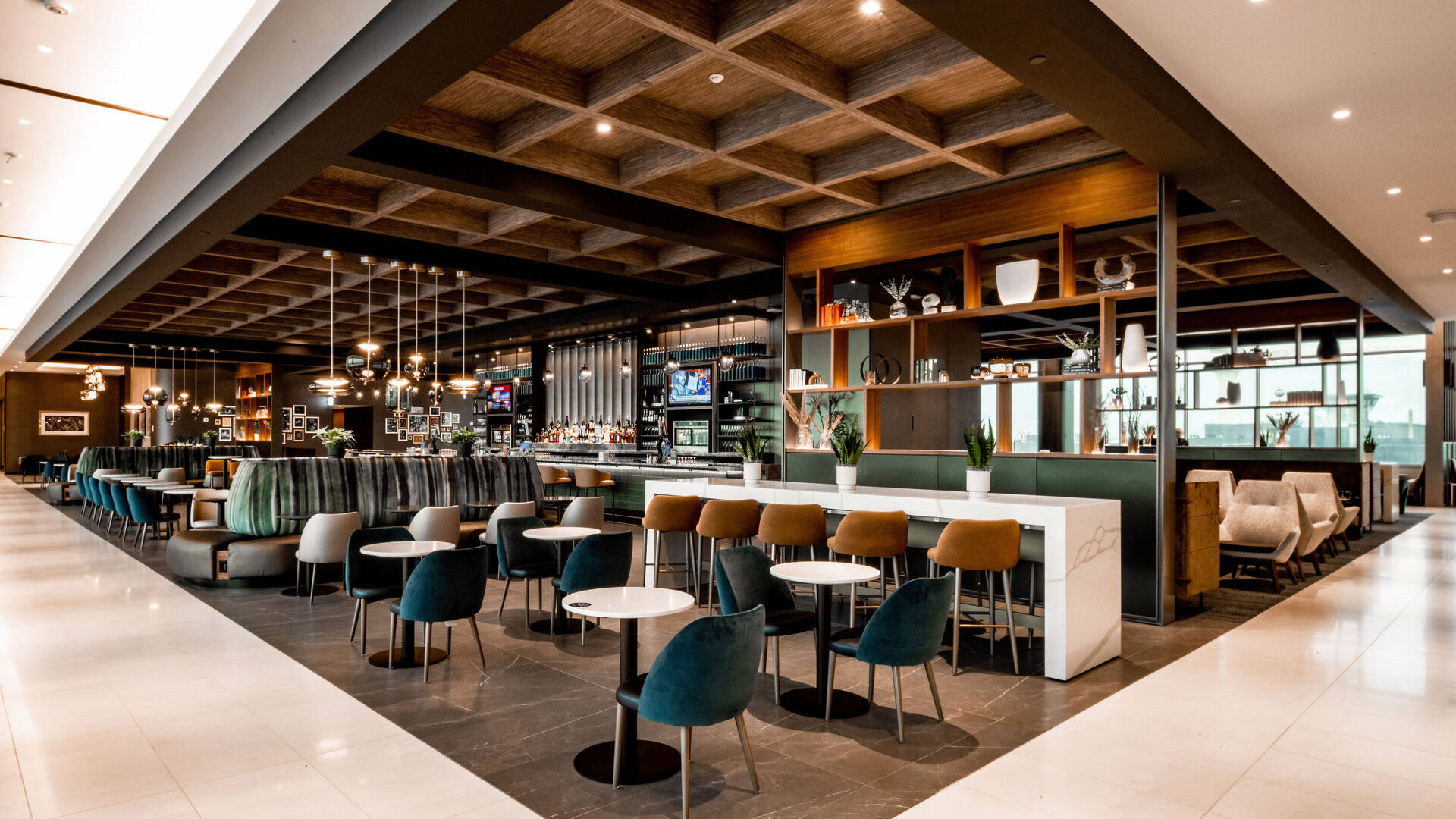 Delta Unveils 'Soccer-Field' Sized Airport Lounge in Atlanta