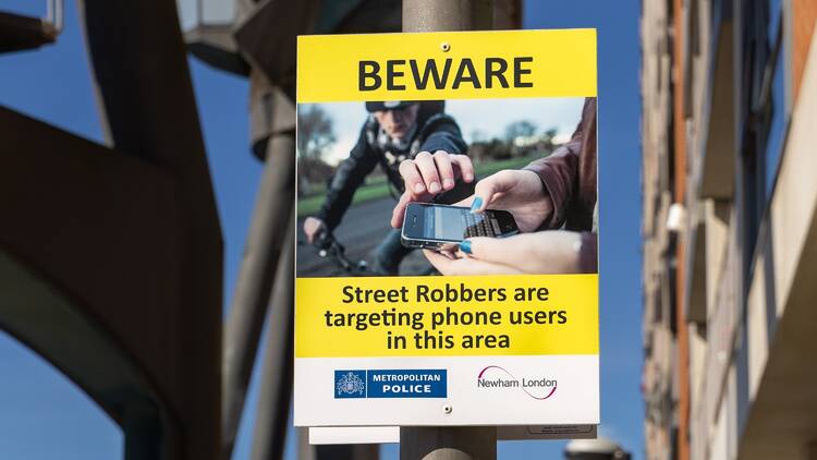 Poster warning about phone thieves in London