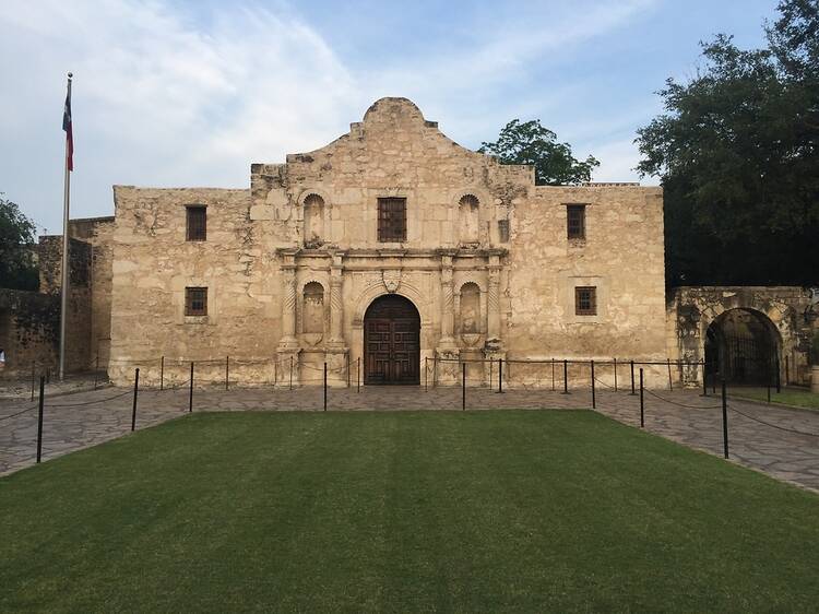 Learn about the Battle of the Alamo
