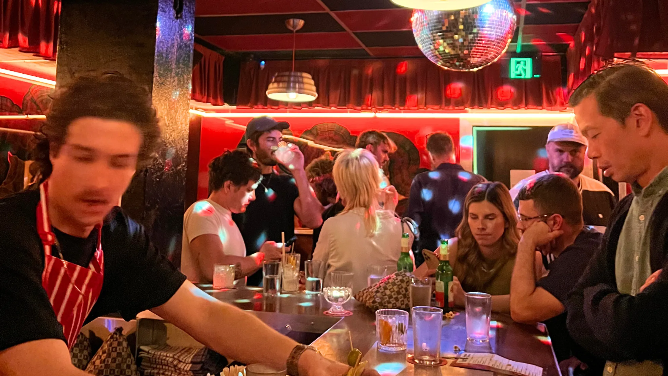 People drinking t Herbs Taverne