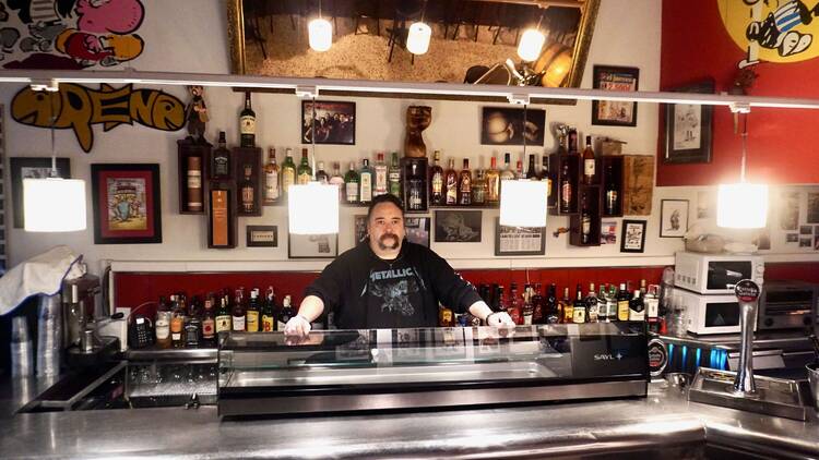 Leandro, el patriarca del Bar Makinavaja 