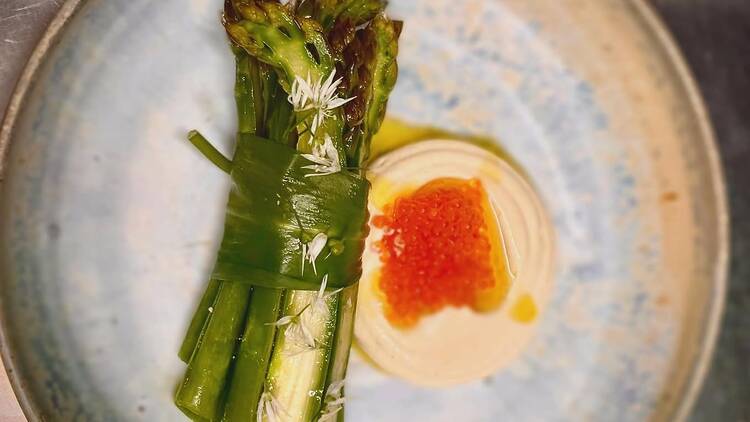 Asperge et oeufs de truite