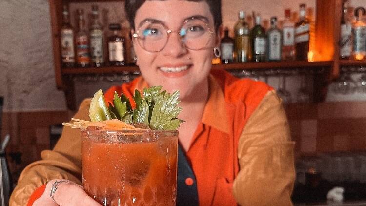 Legenda Paula Diniz: No Babbo Osteria, o Blody Mary (R$ 39) é  Salgado e condimentado feito Vodka, suco de tomate, salsa da casa, limão siciliano e pimenta. 