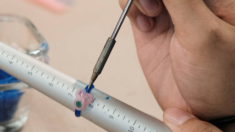 Taller para hacer un anillo en Secta