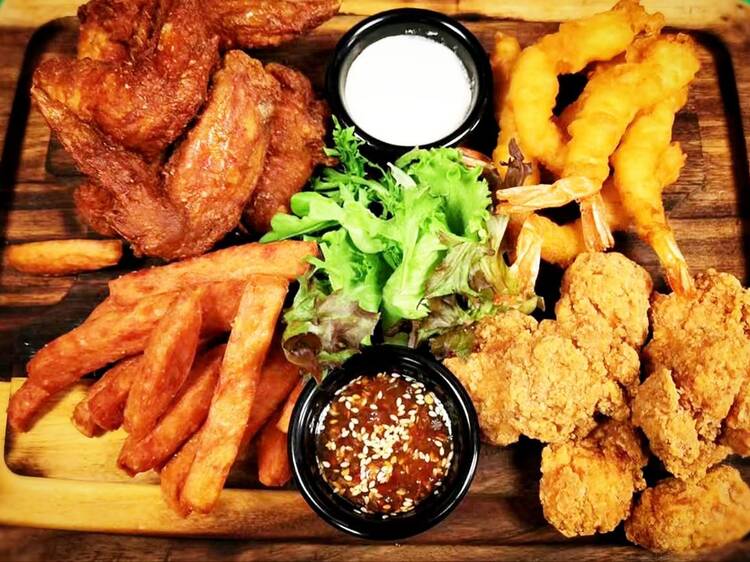What food and drinks can I expect?