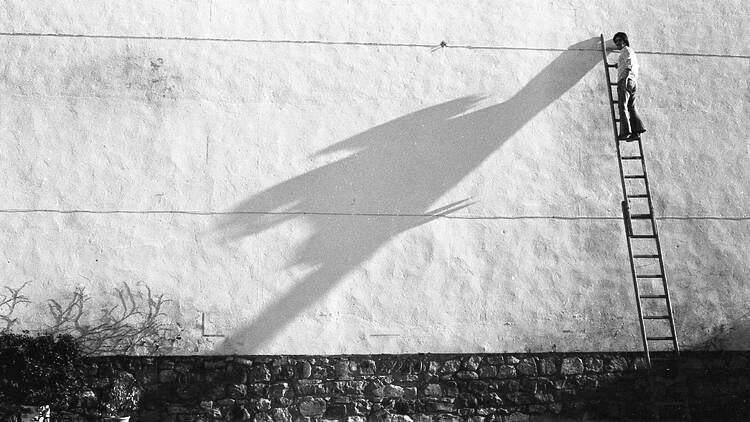 Nacho Criado. Encalado de una pared. Mengíbar, 1974 Nacho Criado. Encalado de una pared. Mengíbar, 1974