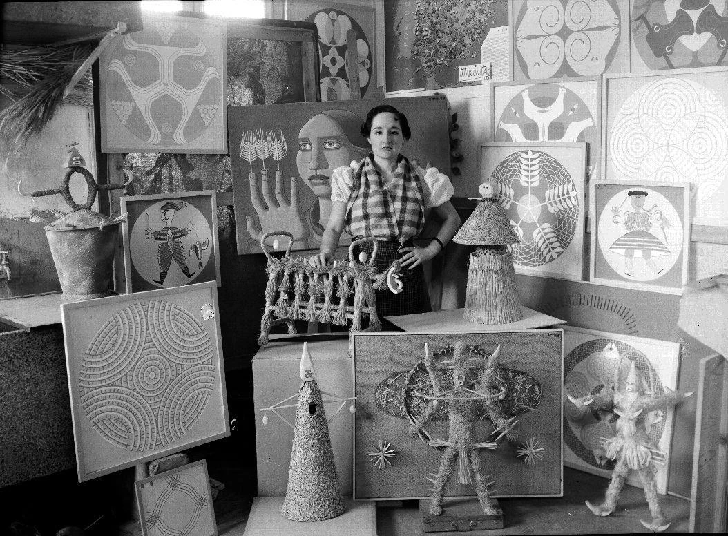 Vicente Moreno. Retrato de Maruja Mallo en su estudio, 1936. Archivo Moreno N&ordm;28687_B &copy; Instituto del Patrimonio Cultural de Espa&ntilde;a. Ministerio de Cultura