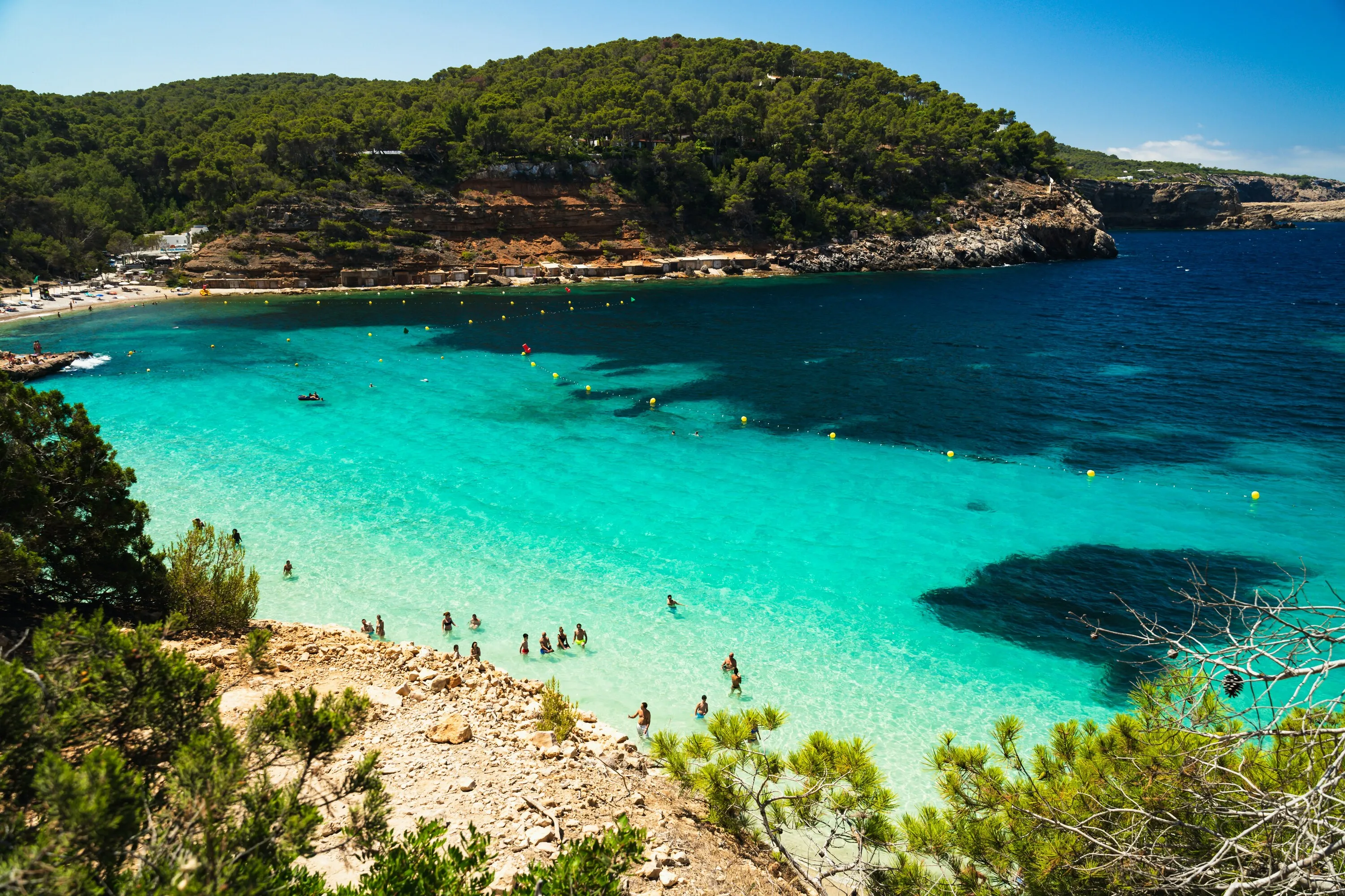 À deux heures de Paris, cette île cartonne : elle fait partie des 10 plus populaires d’Europe