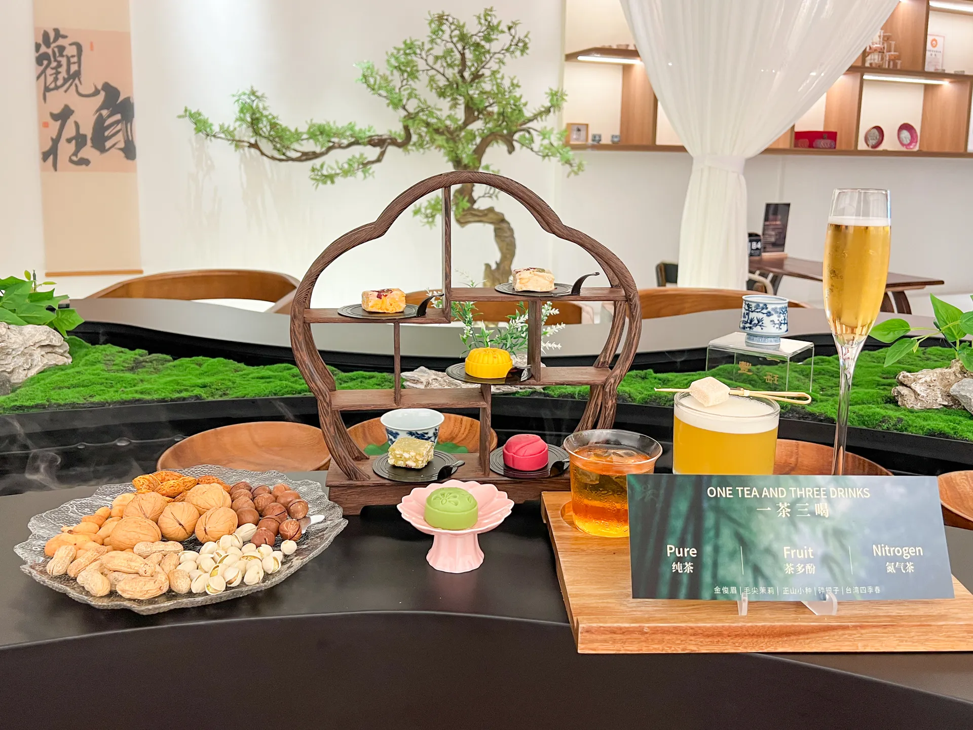 Incloud Singapore review - floating river teahouse with water table