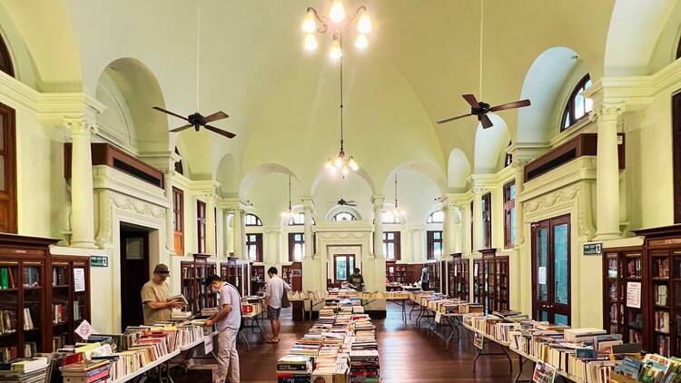Neilson Hays Library Bi-Annual Book Sale