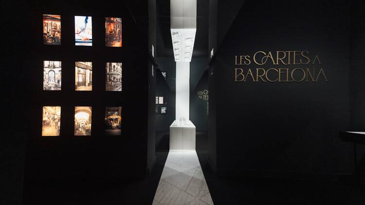 'Ensenyar les cartes' al Palau Robert
