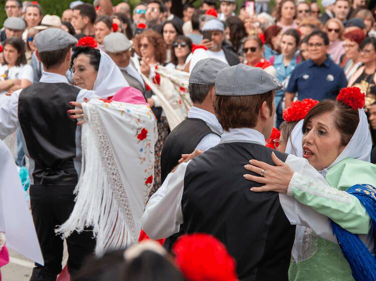 Fiestas de San Isidro 2026: chotis, fuegos artificiales y conciertos gratuitos de La Bien Querida, La Paloma y Carlangas