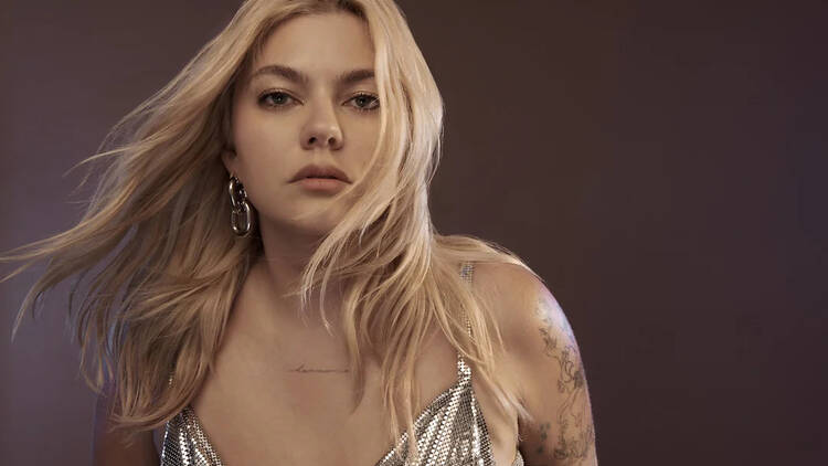 Candidata a vencer a Eurovisão, a francesa Louane vem a Lisboa em 2026