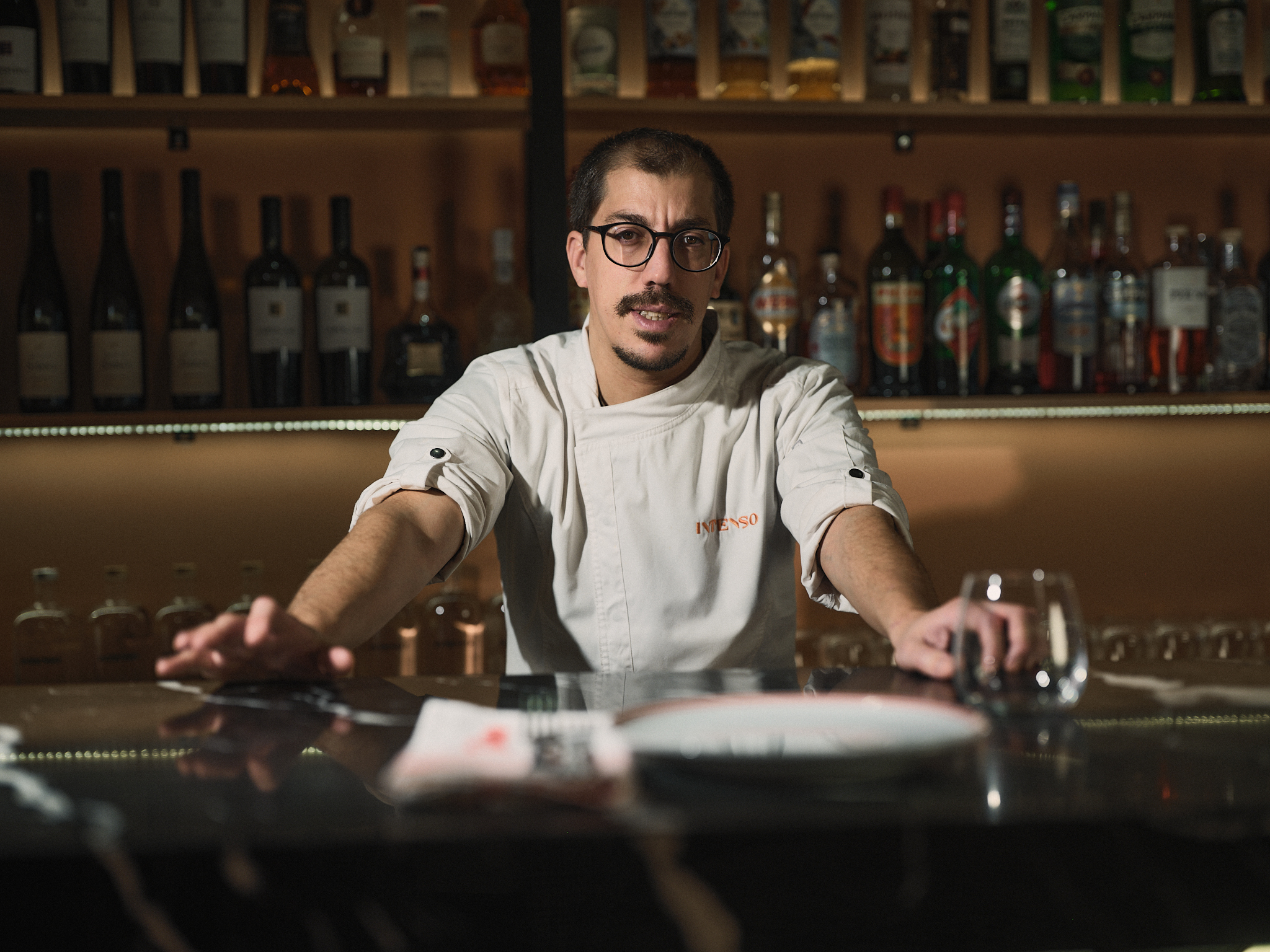 Com bacalhau e tigelada, Mateus Freire leva-nos do Cais do Sodré à Beira Baixa