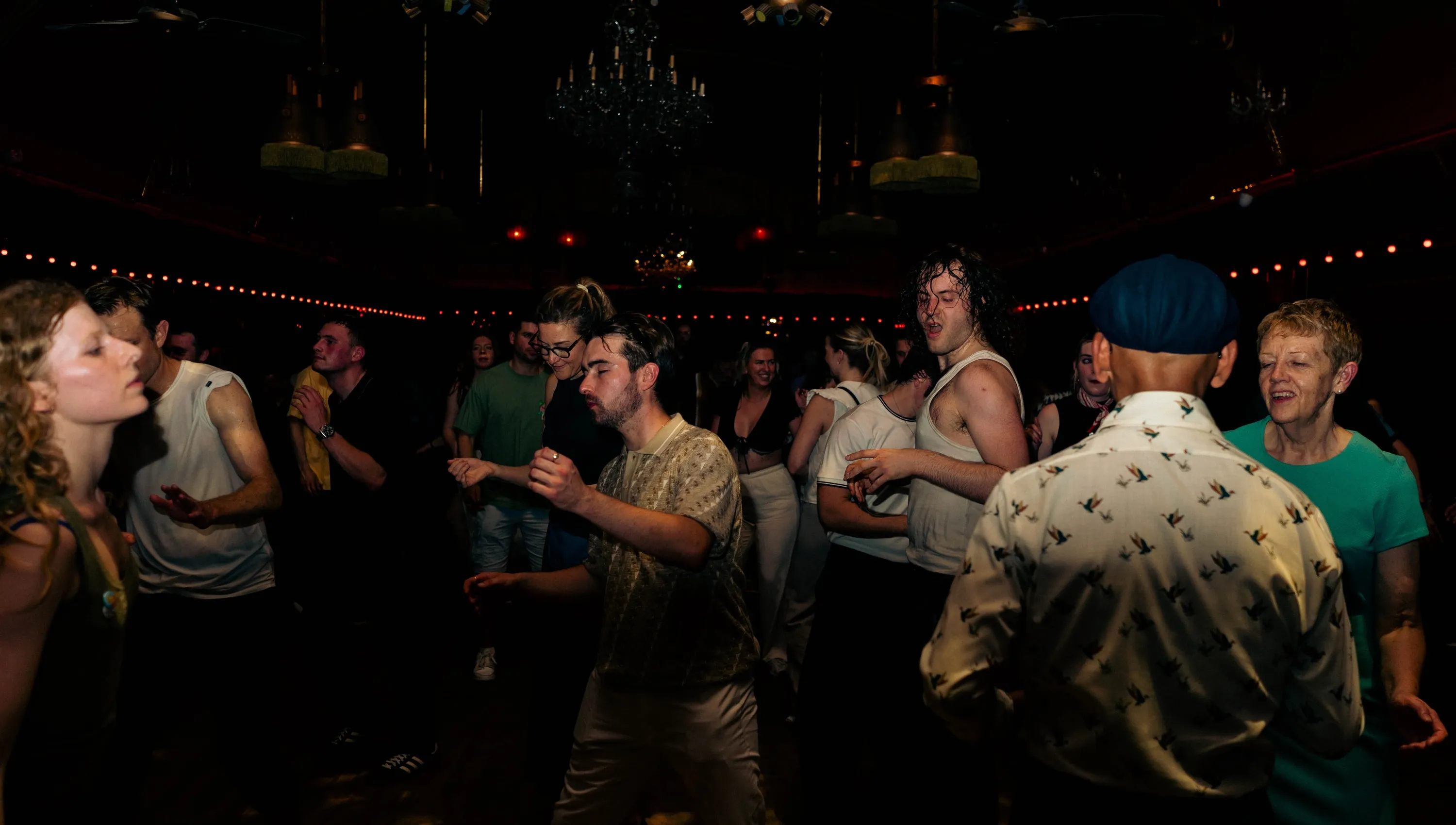 People dancing northern soul