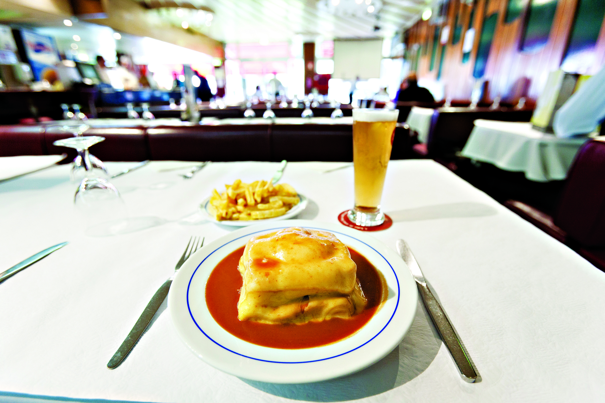 Da clássica à vegetariana, há muita francesinha para comer no jardim do Arco Cego