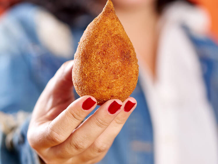 O Rio tem as melhores coxinhas que você pode comer na sua vida...