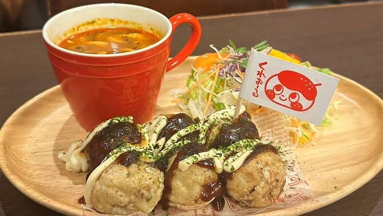 ピボット ベース カフェ アンド バー アット ドウトンボリ