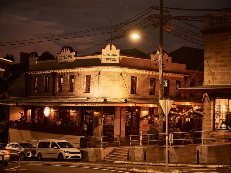 Here are all the pubs you can visit on this epic (and historic) Sydney pub crawl