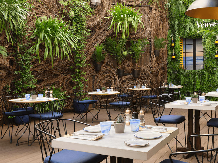 Mesas ocultas: los mejores patios escondidos para comer (y sorprender) en Madrid
