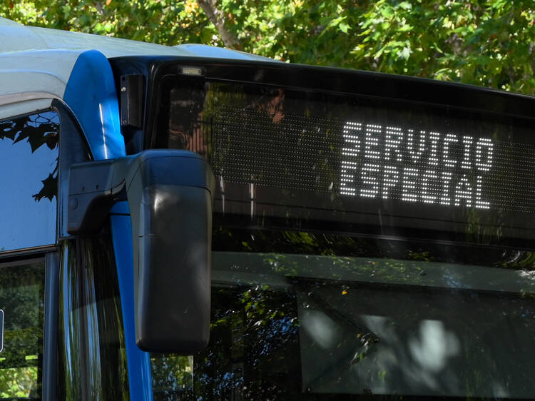 Madrid se llena de autobuses gratis frente al cierre de la Línea 6 de Metro