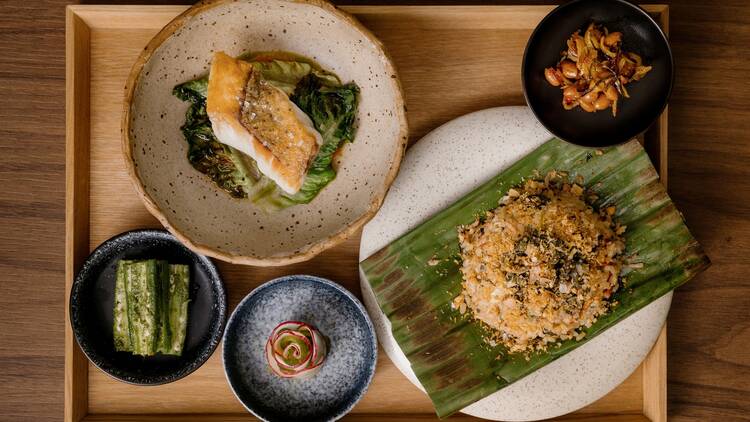 Belimbing nasi ulam with grilled fish