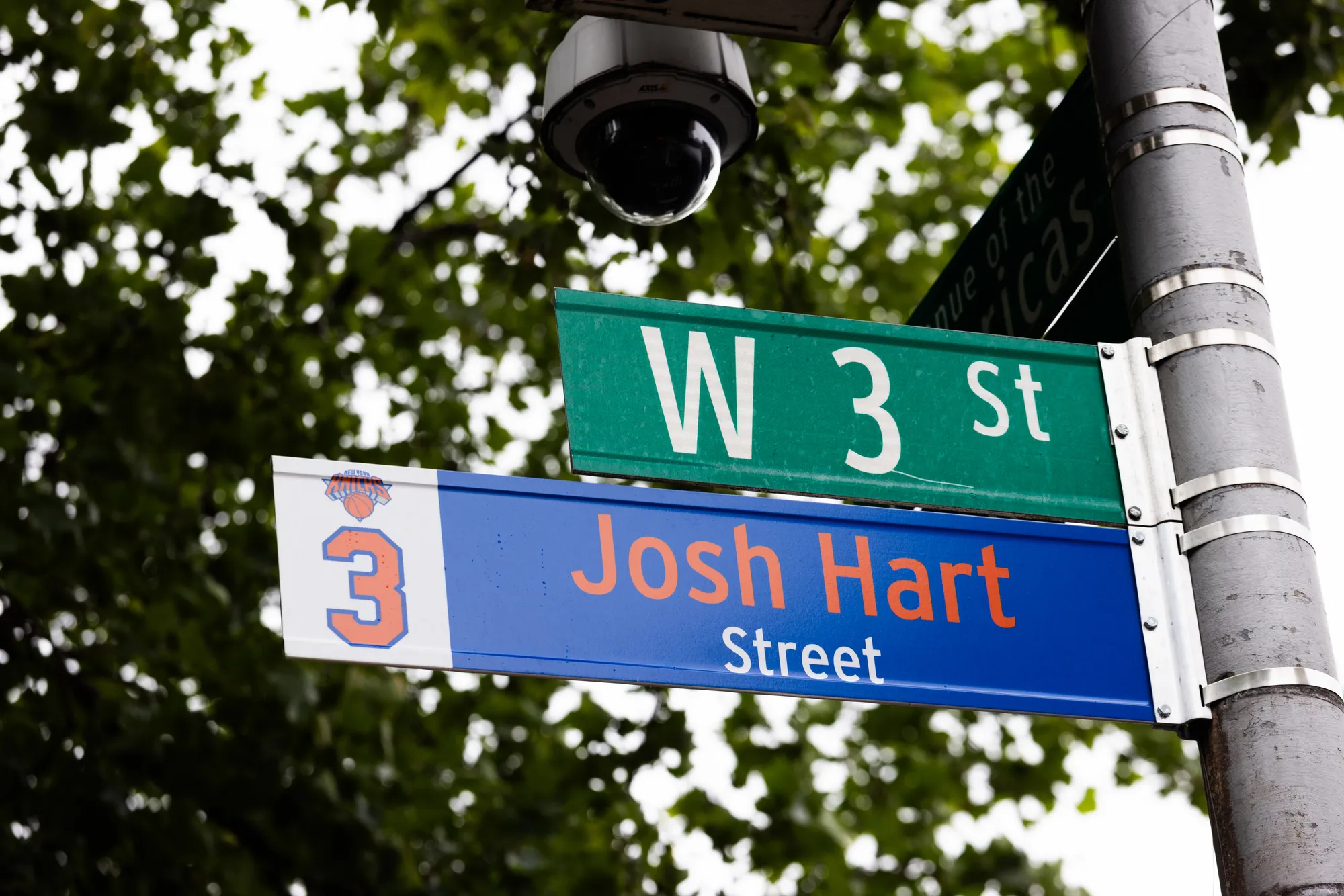 knicks street sign