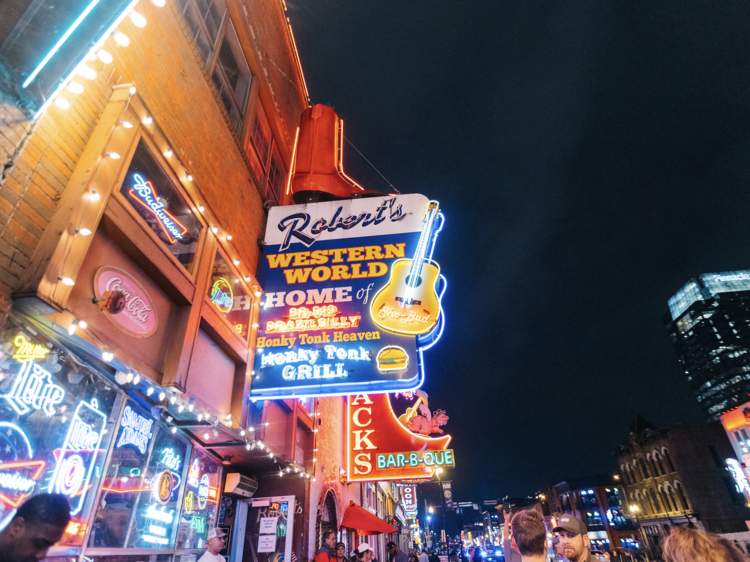 Robert’s Western World