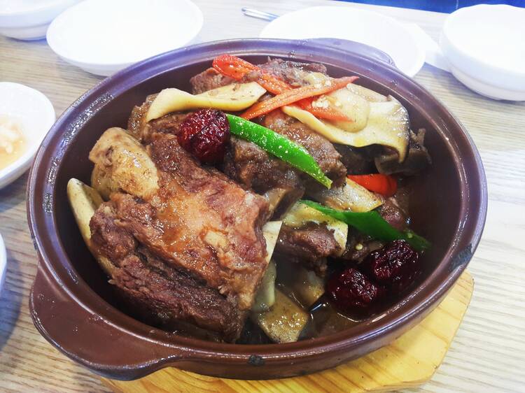韓國美食必吃推介:牛骨鍋類——燉牛骨、牛骨湯、雪濃湯 韓國美食必吃推介:牛骨鍋類——燉牛骨、牛骨湯、雪濃湯