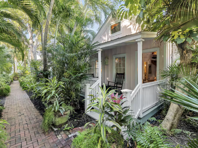 The Hibiscus Cottage in Old Town