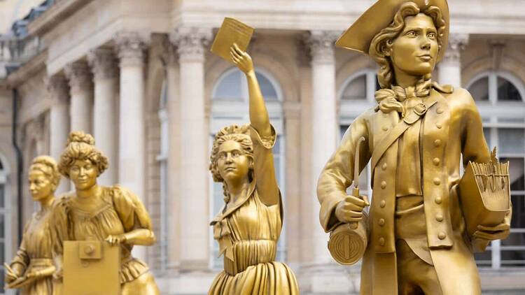 Statues féministes