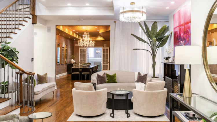 The luxury home on the Chicago Gold Coast The luxury home on the Chicago Gold Coast