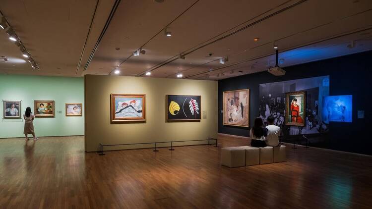 Over 200 artworks and 200 archives