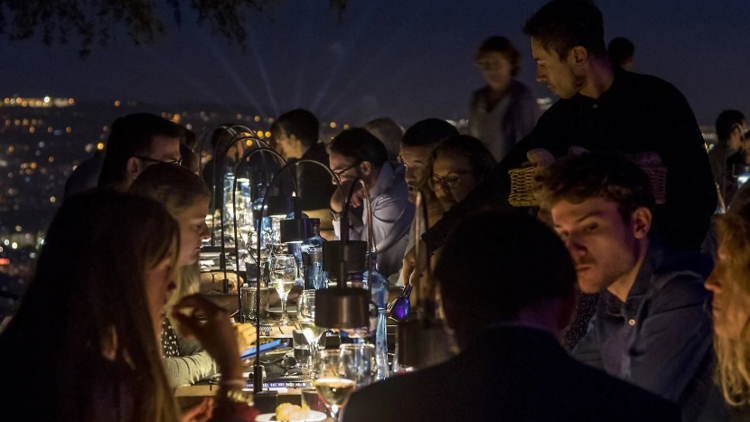 Cena bajo las estrellas Cena bajo las estrellas