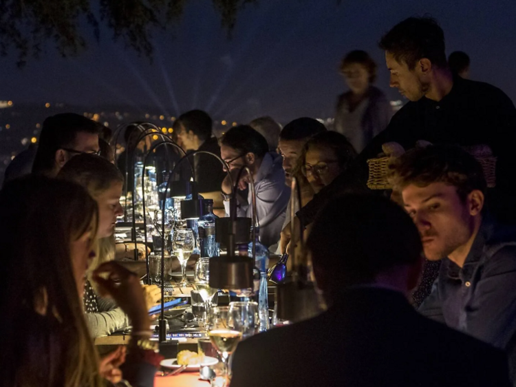 Cena bajo las estrellas Cena bajo las estrellas