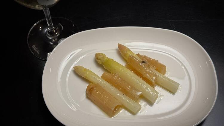Franca, espàrrecs amb calçots confitats 