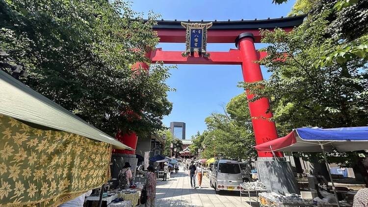 Tomioka Hachimangu Antique Market