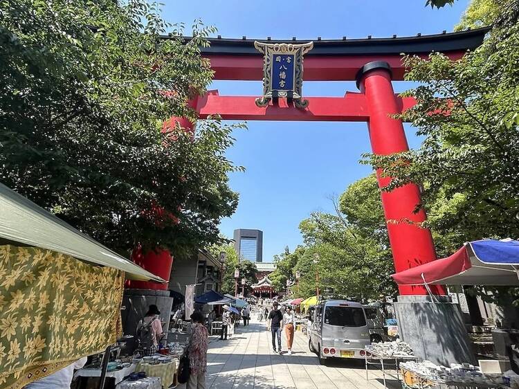 Tomioka Hachimangu Antique Market